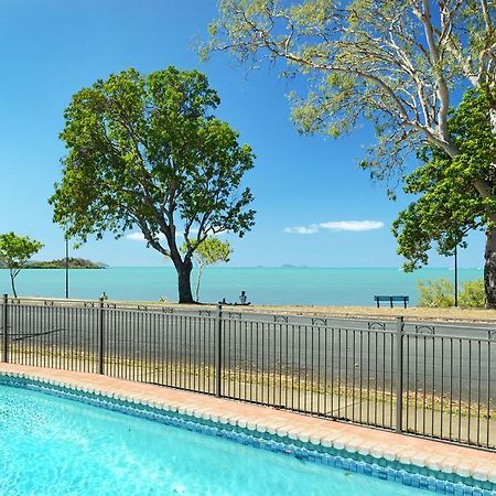 Whitsunday Waterfront Apartments Airlie Beach Exteriör bild