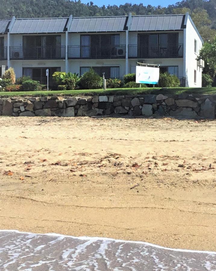 Whitsunday Waterfront Apartments Airlie Beach Exteriör bild