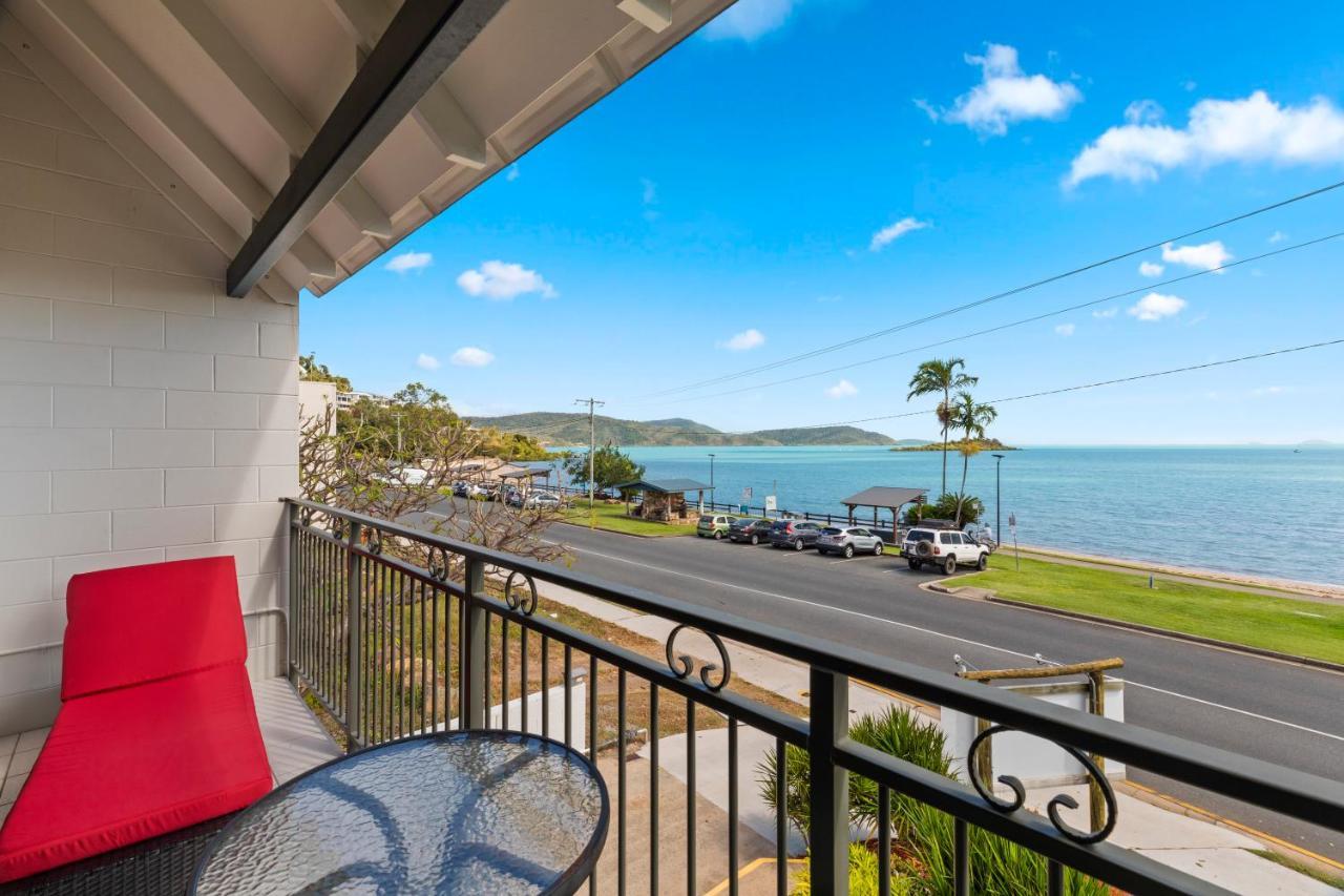 Whitsunday Waterfront Apartments Airlie Beach Exteriör bild