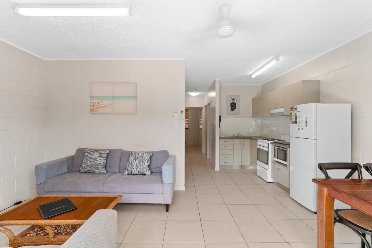 Whitsunday Waterfront Apartments Airlie Beach Exteriör bild