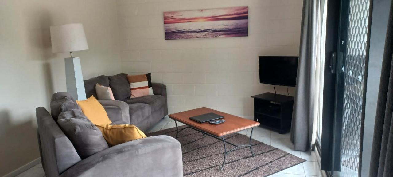 Whitsunday Waterfront Apartments Airlie Beach Exteriör bild