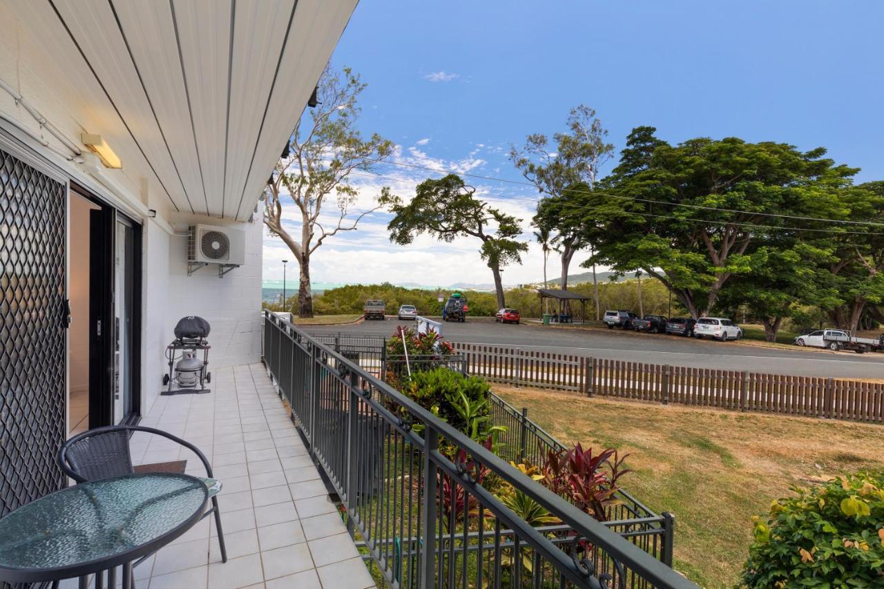 Whitsunday Waterfront Apartments Airlie Beach Exteriör bild