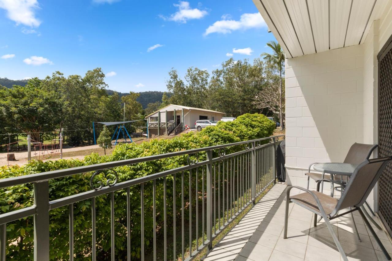 Whitsunday Waterfront Apartments Airlie Beach Exteriör bild