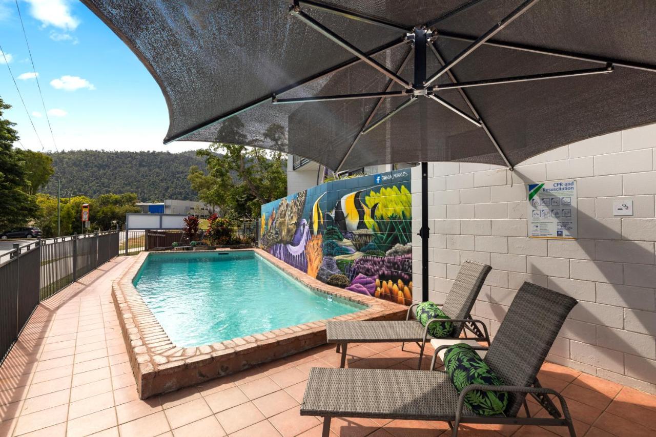 Whitsunday Waterfront Apartments Airlie Beach Exteriör bild