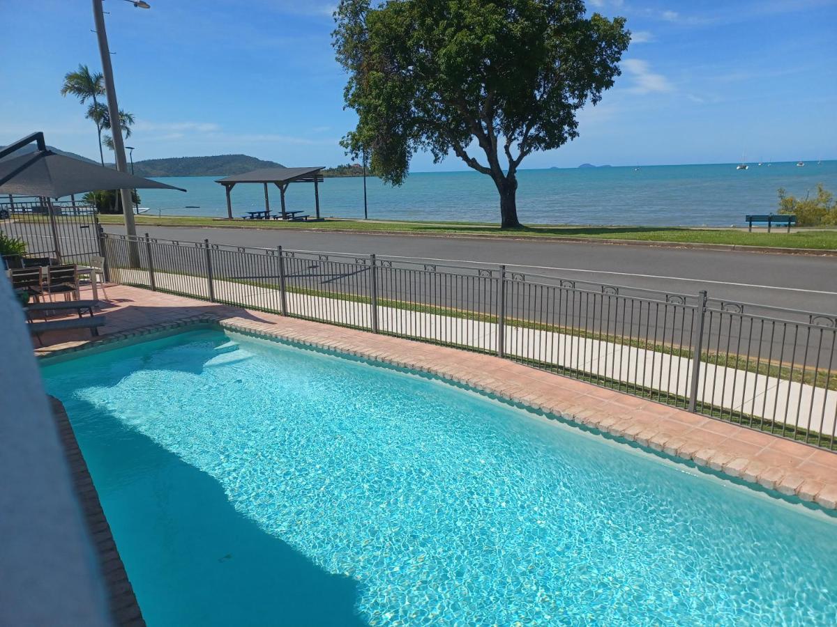 Whitsunday Waterfront Apartments Airlie Beach Exteriör bild