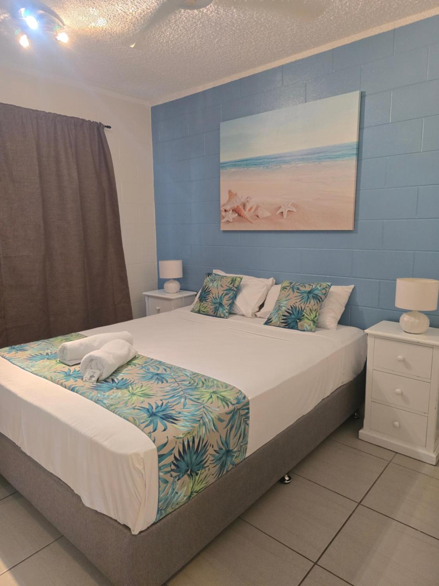 Whitsunday Waterfront Apartments Airlie Beach Exteriör bild