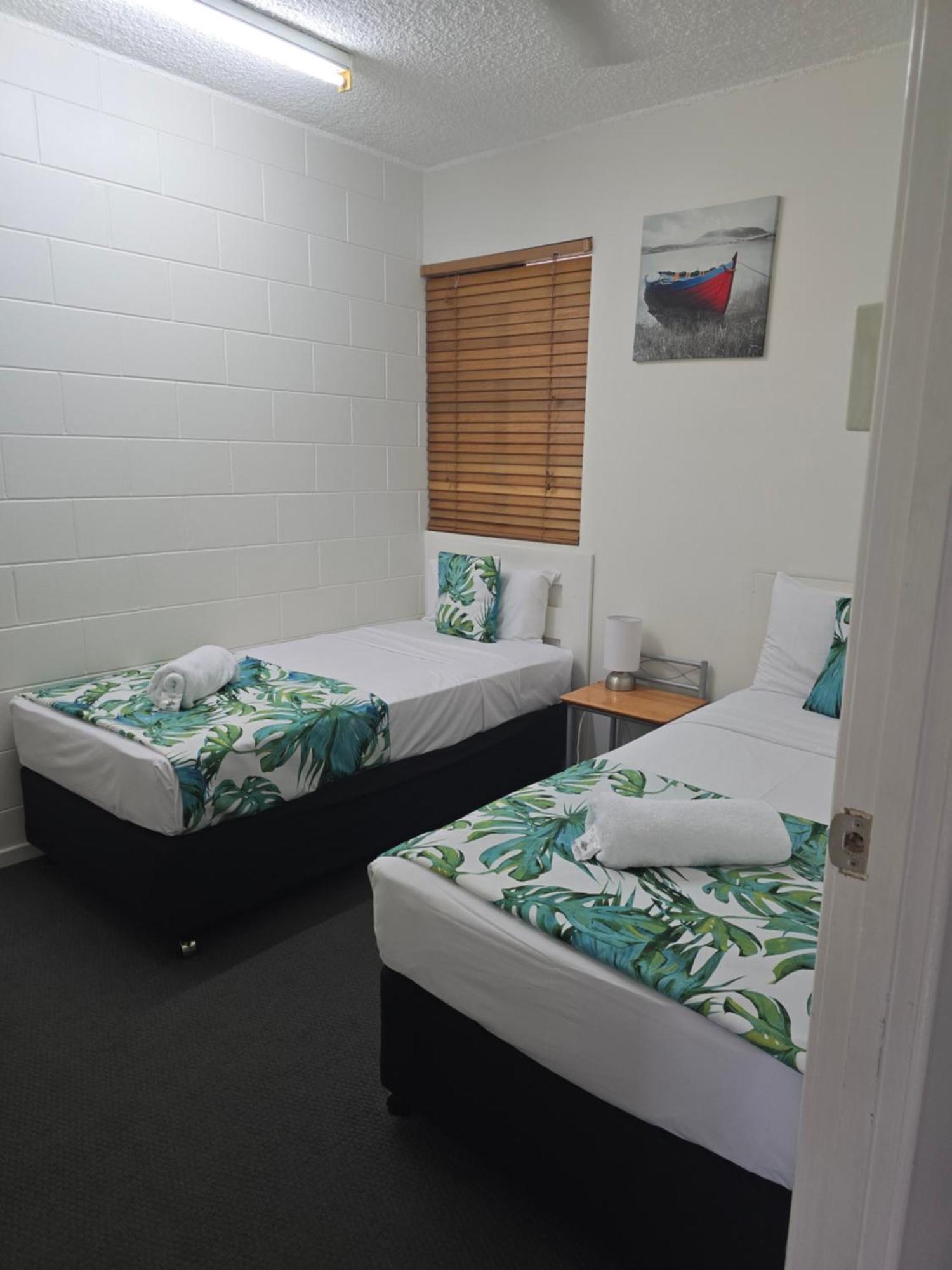 Whitsunday Waterfront Apartments Airlie Beach Exteriör bild