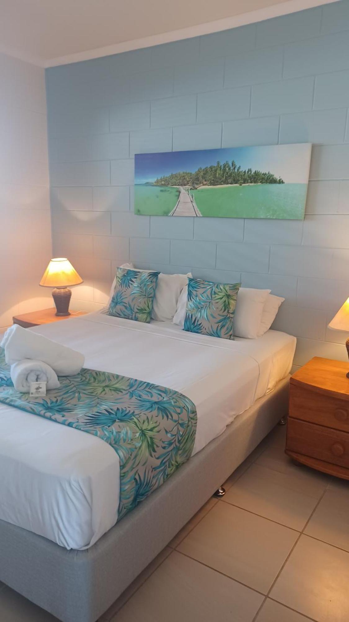 Whitsunday Waterfront Apartments Airlie Beach Exteriör bild