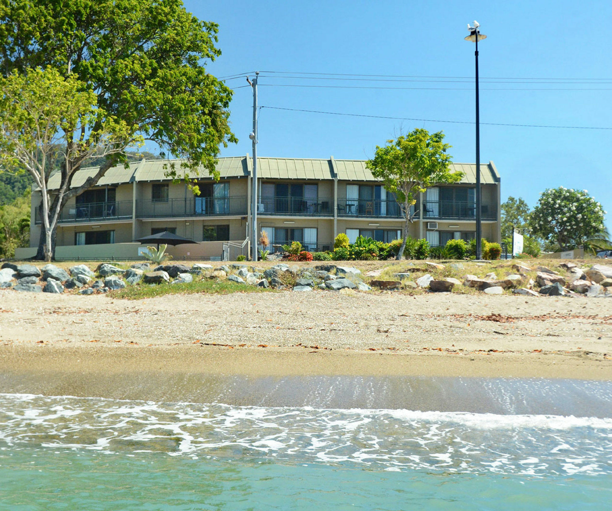 Whitsunday Waterfront Apartments Airlie Beach Exteriör bild