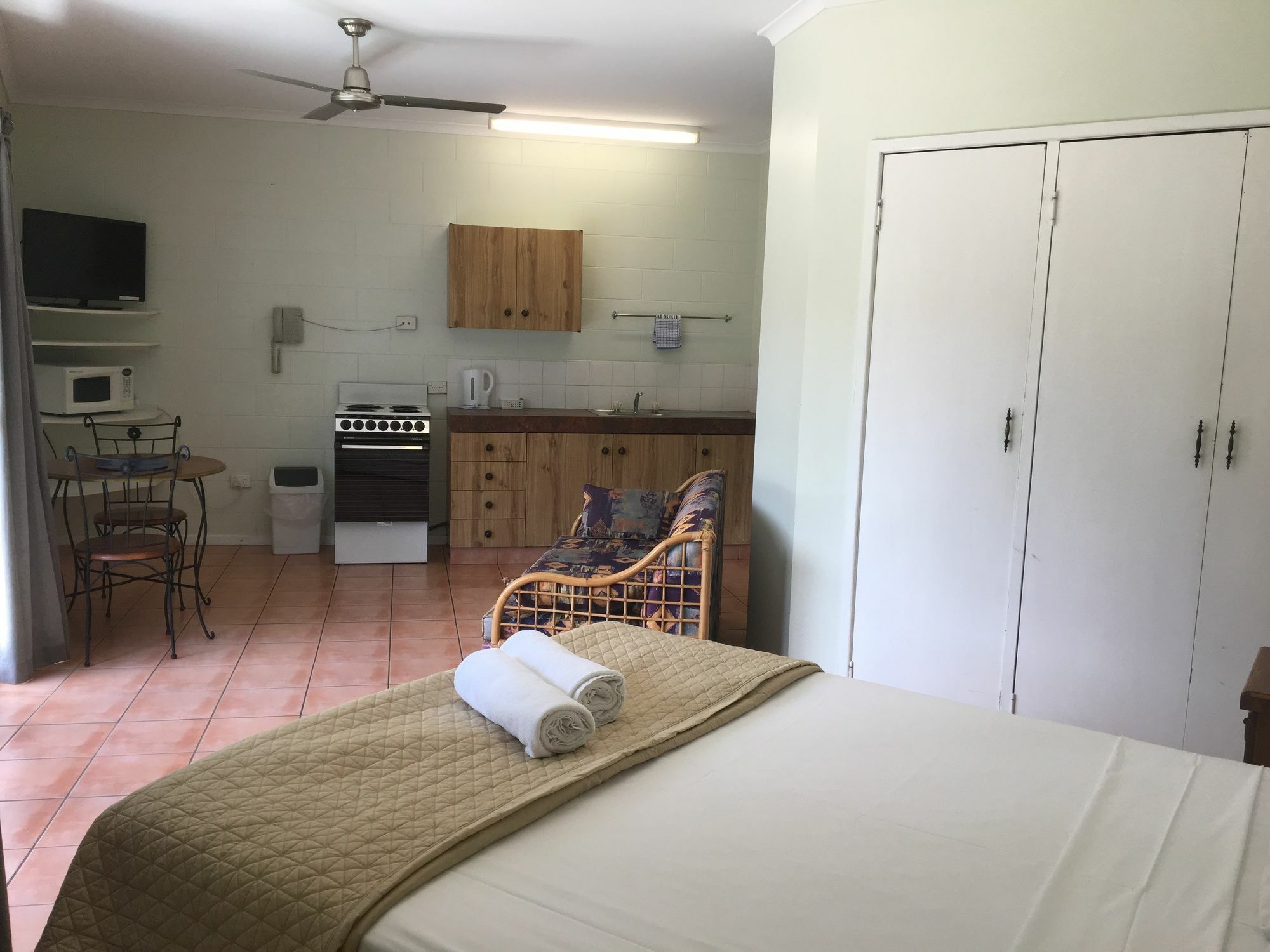 Whitsunday Waterfront Apartments Airlie Beach Exteriör bild