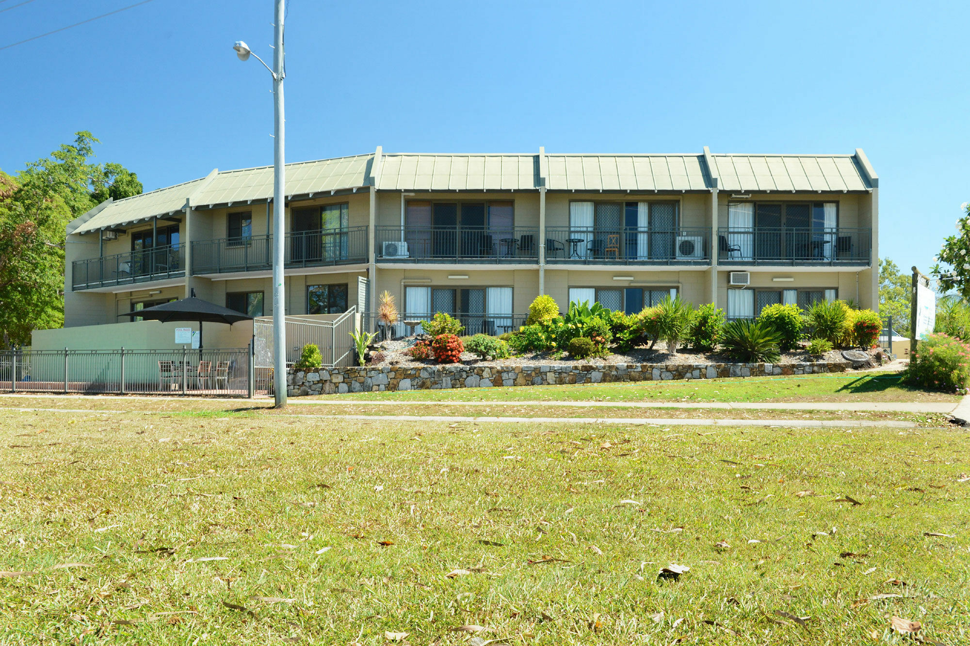 Whitsunday Waterfront Apartments Airlie Beach Exteriör bild
