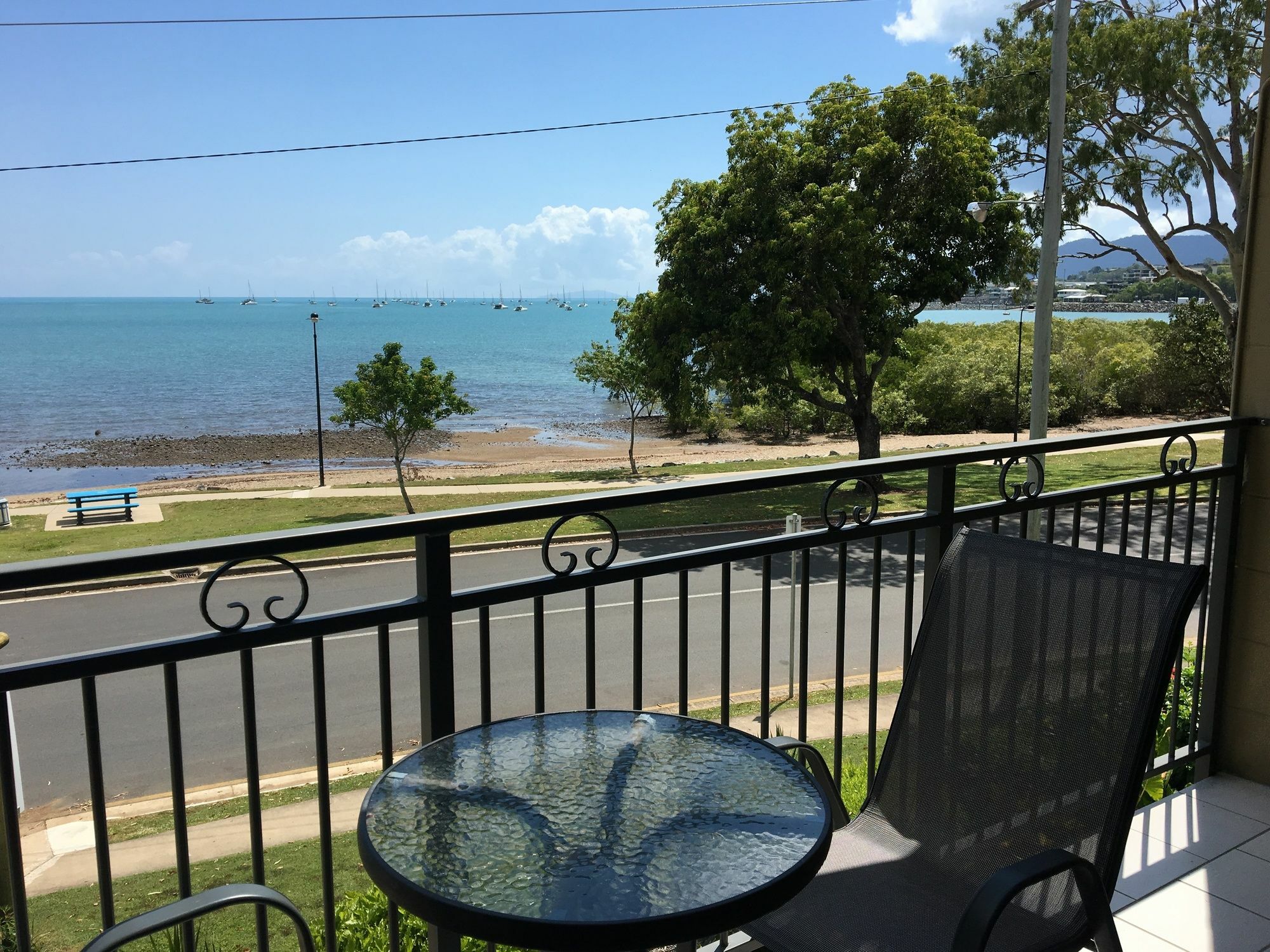 Whitsunday Waterfront Apartments Airlie Beach Exteriör bild